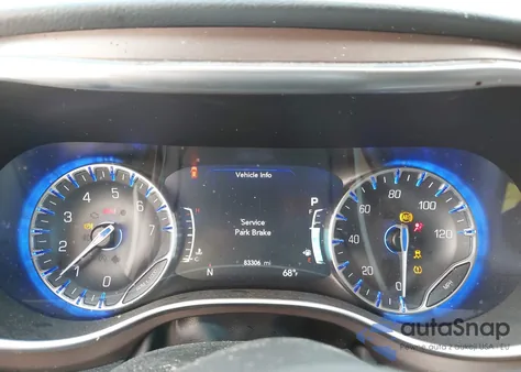 2017 Chrysler Pacifica Touring-L Plus z USA, uszkodzony, nr VIN 2C4RC1EG0HR656176